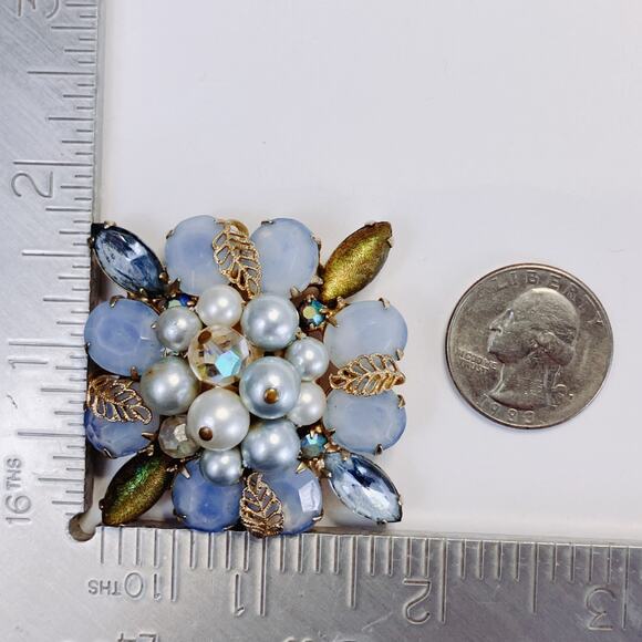 VTG Mid Century Brooch Blue Glass Faux Pearl Rhinestone Cluster Floral Pin 1960s - Picture 7 of 9